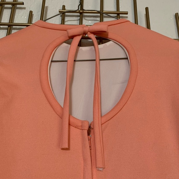 Vintage 70s Peach Long Sleeved Dress - Picture 5 of 7